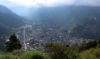 městečko Baňos je v horském údolí obklopeno sopkami