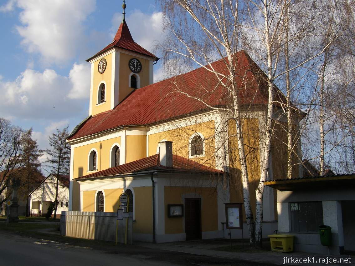 Moravská Huzová - Kostel sv. Floriána - celkový pohled