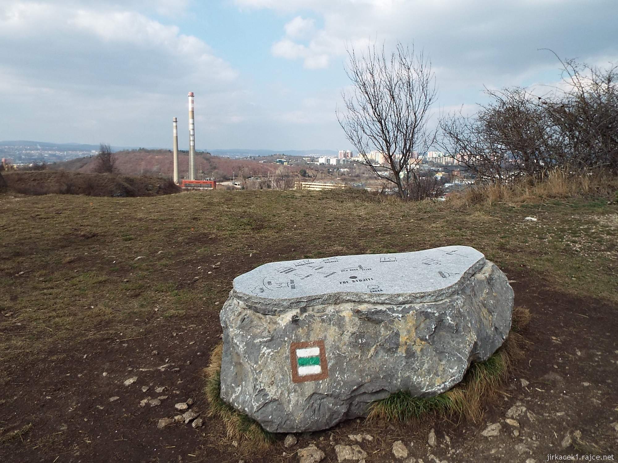 Brno - Stránská skála 20 - kámen na vrcholu