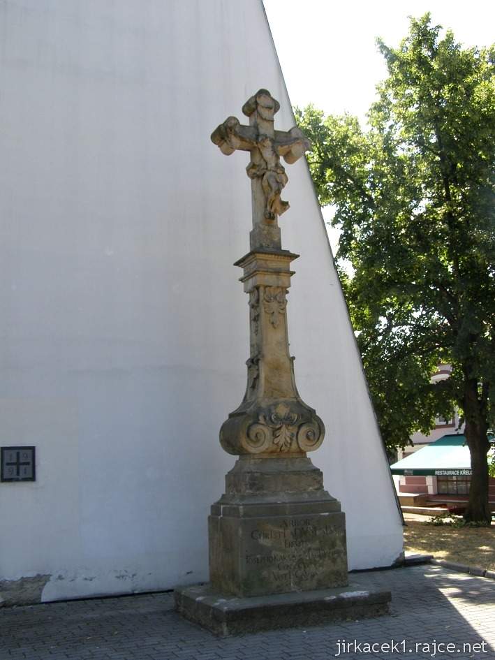 Křelov - kostel sv. Jiljí - kříž