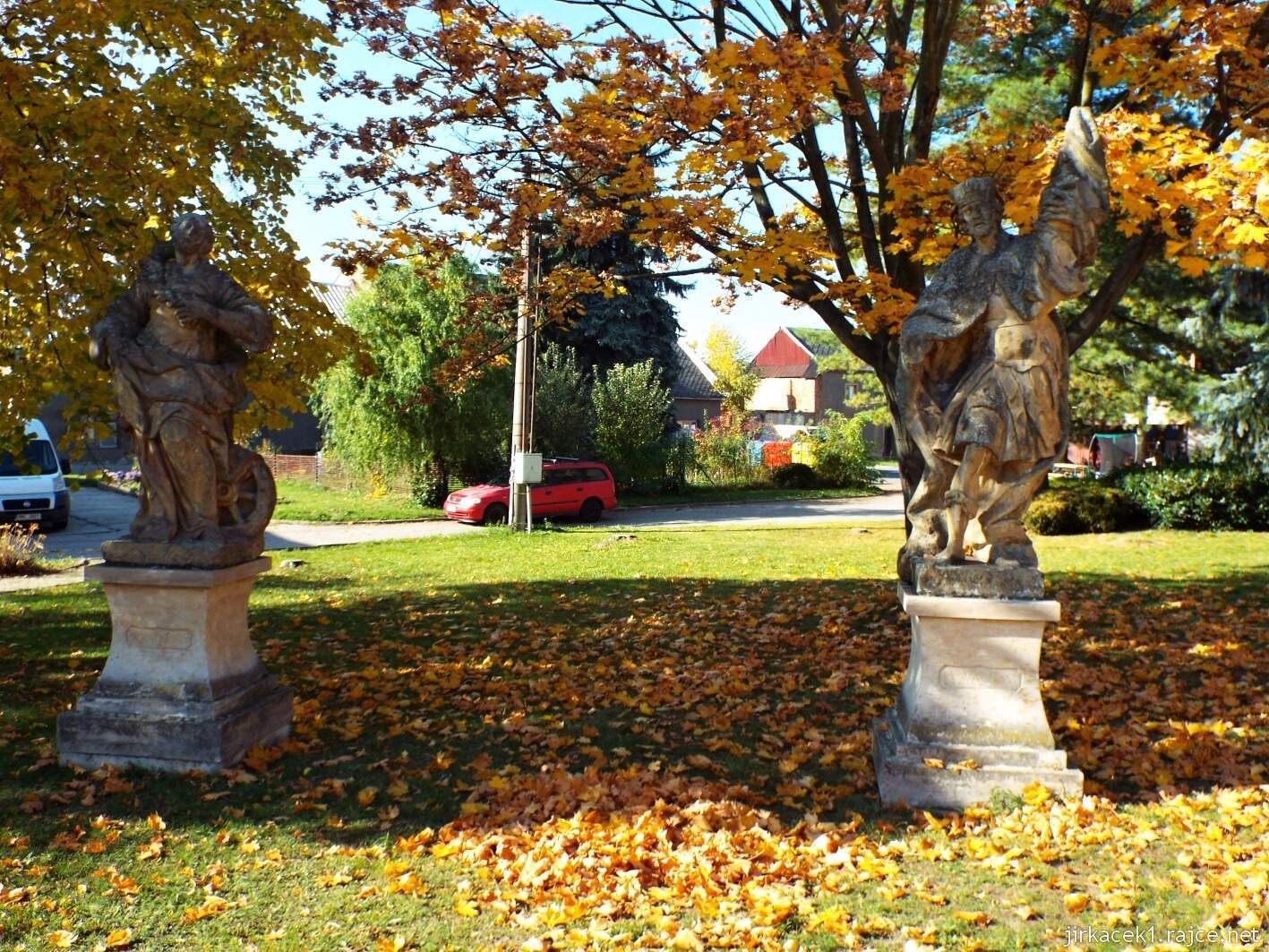 Grygov - sochy sv. Kateřiny a sv. Václava