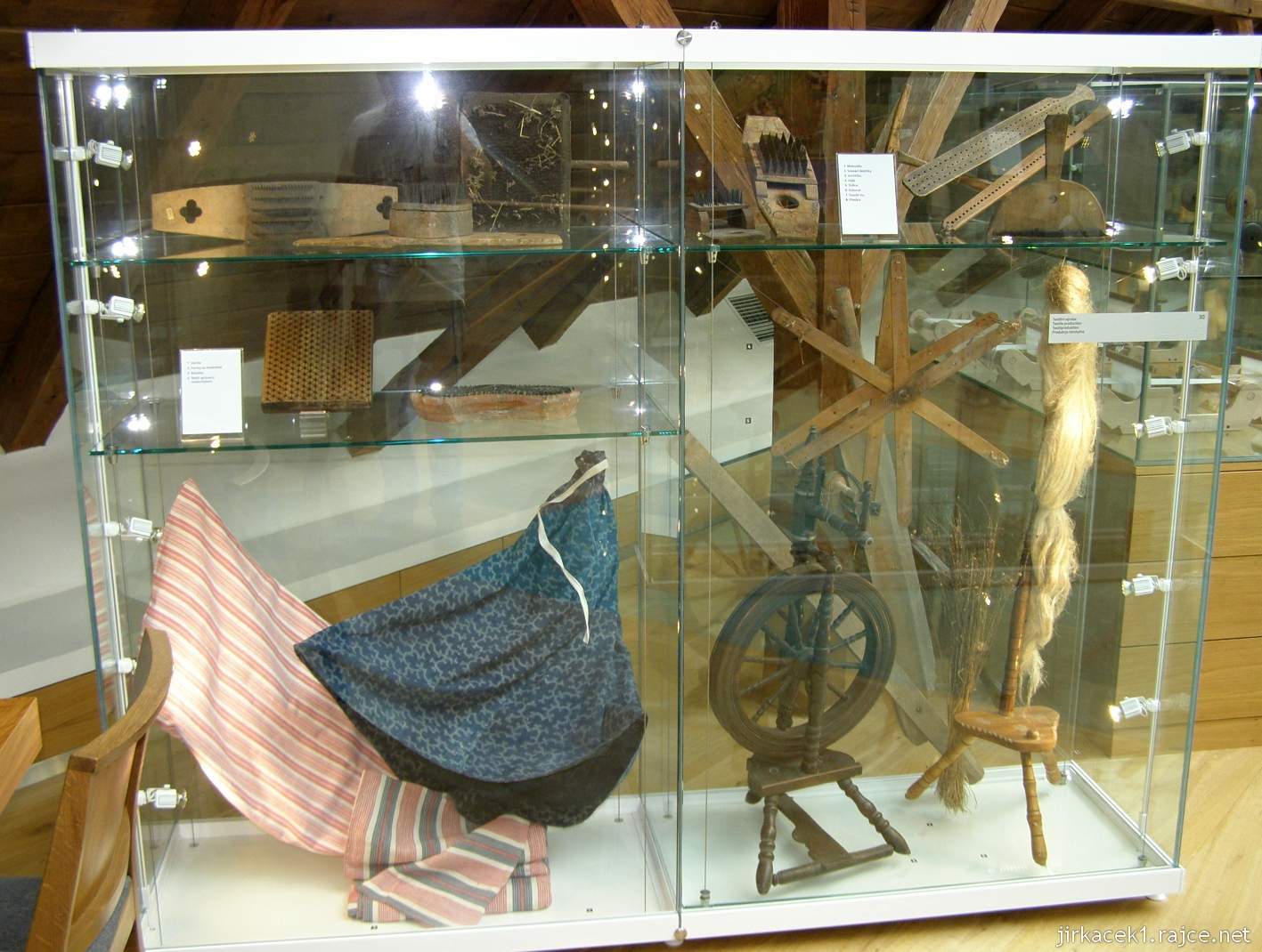 Rokytnice v Orlických horách - muzeum Orlických hor - 2.patro - expozice tkalcovství