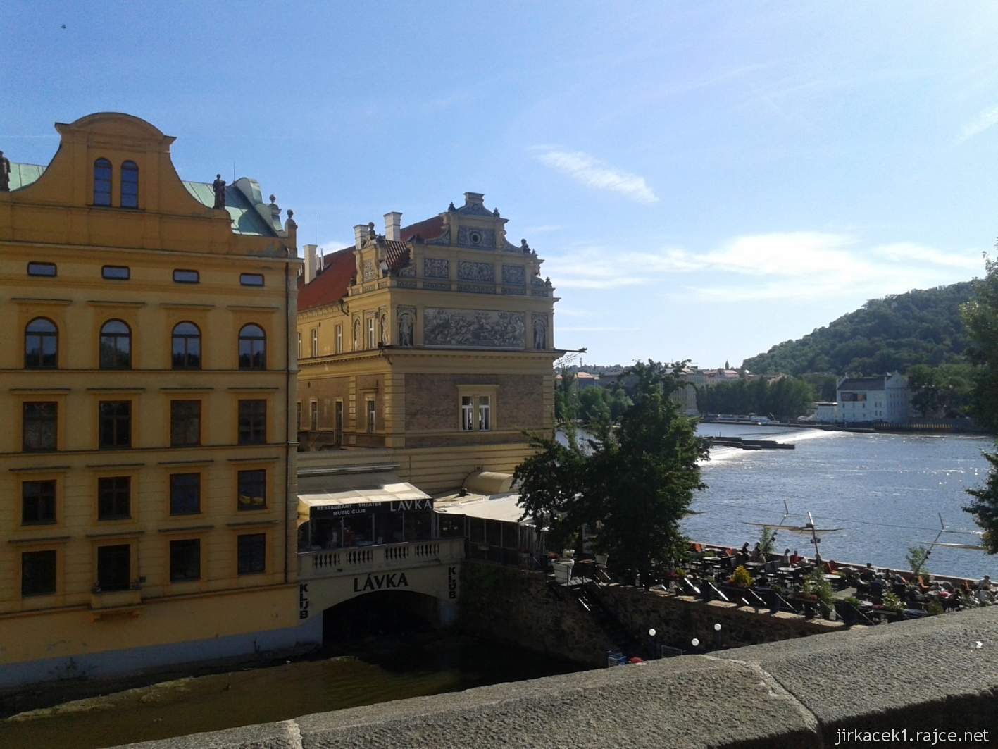 Praha - muzeum Bedřicha Smetany 18 - Novotného lávka - vpravo muzeum Smetany