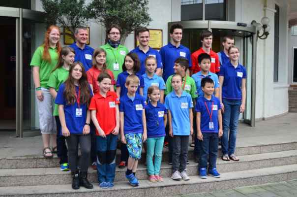 Mistrovství Evropy mládeže (Batumi - Gruzie, 18. - 28. 10. 2014) - Společné foto české reprezentace