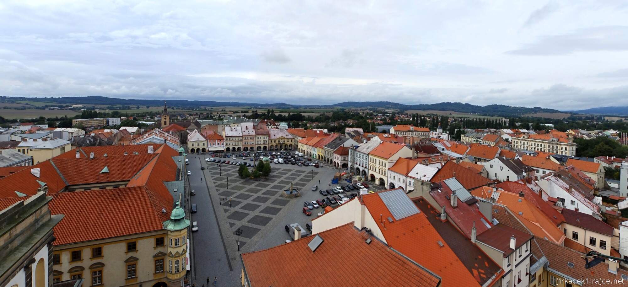 Jičín - Valdická brána - výhled na Valdštejnovo náměstí