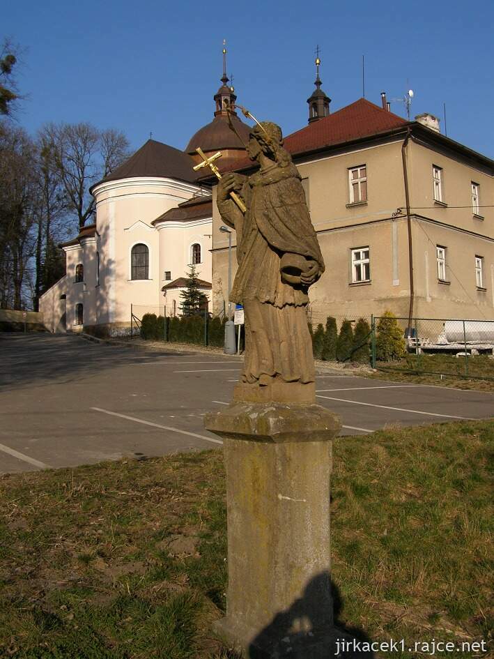 Šenov u Ostravy - kostel Prozřetelnost​i Boží - socha sv. Jana Nepomuckého