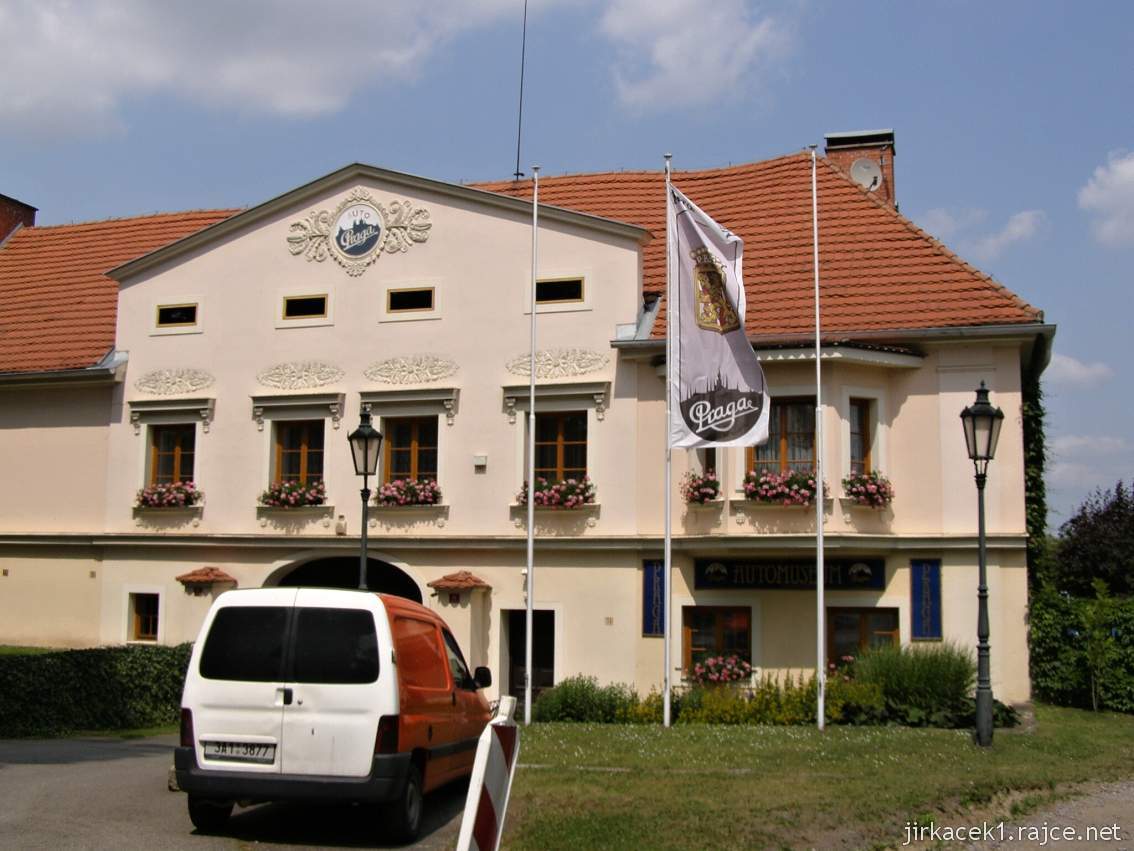 Zbuzany - muzeum PRAGA