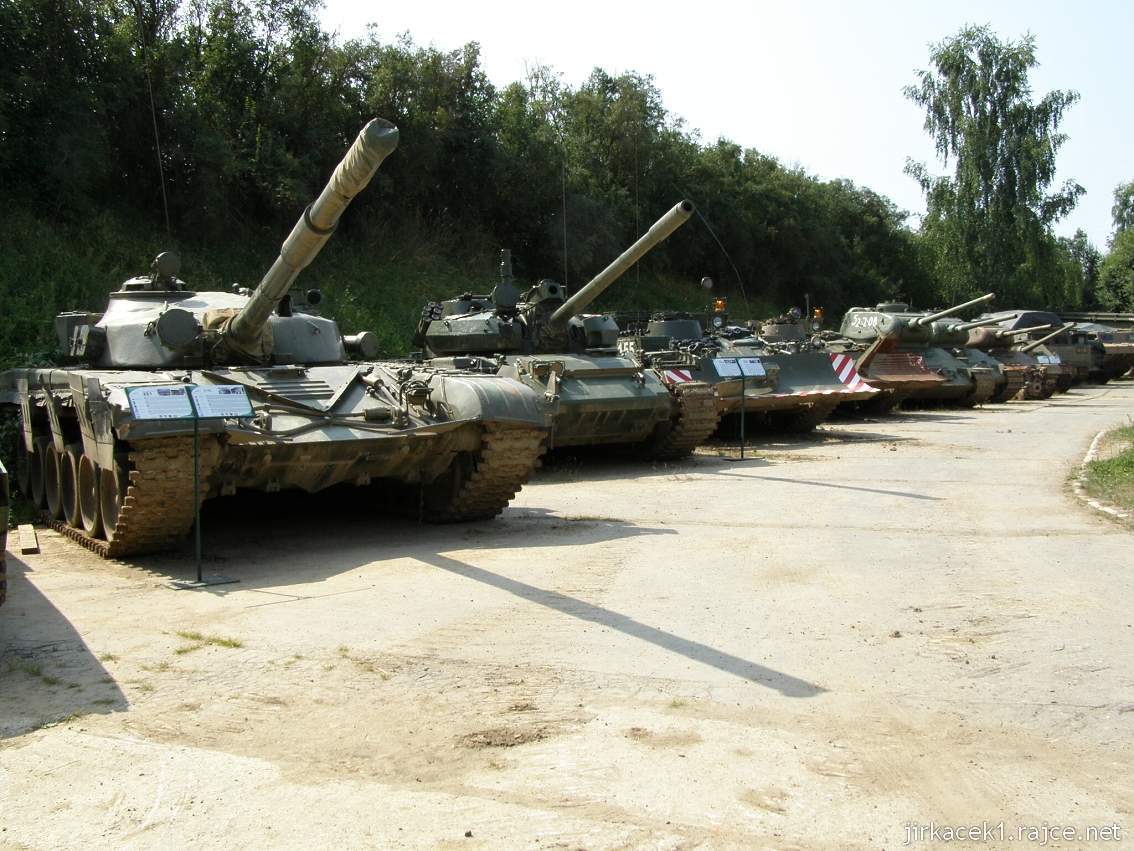 muzeum na demarkační linii Rokycany 00 - řada tanků