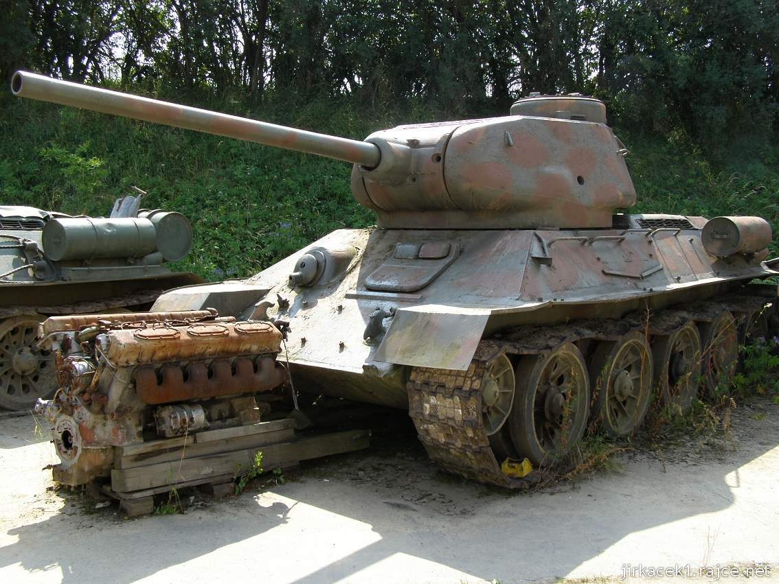 muzeum na demarkační linii Rokycany 10 - tank T-34 - 85