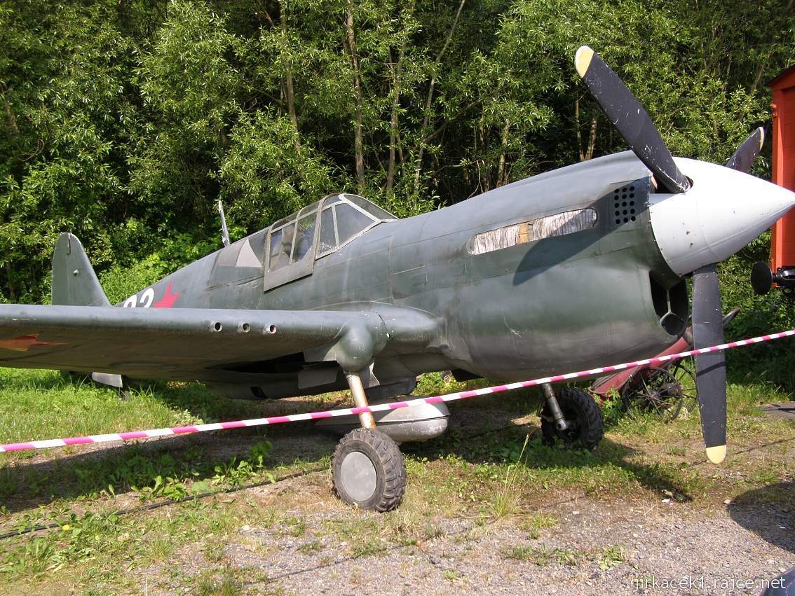 muzeum na demarkační linii Rokycany 47 - stíhací letoun Curtis P-40W Warhawk