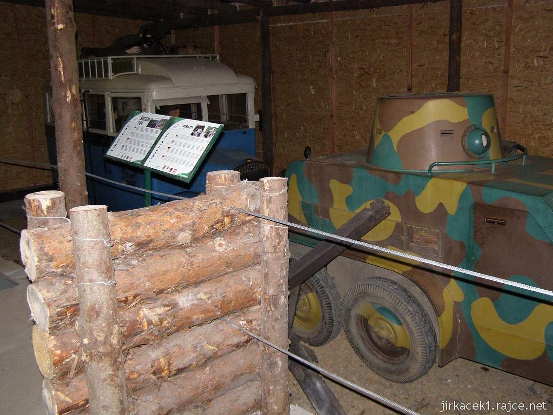 muzeum na demarkační linii Rokycany 50 - vnitřní expozice a malý tank