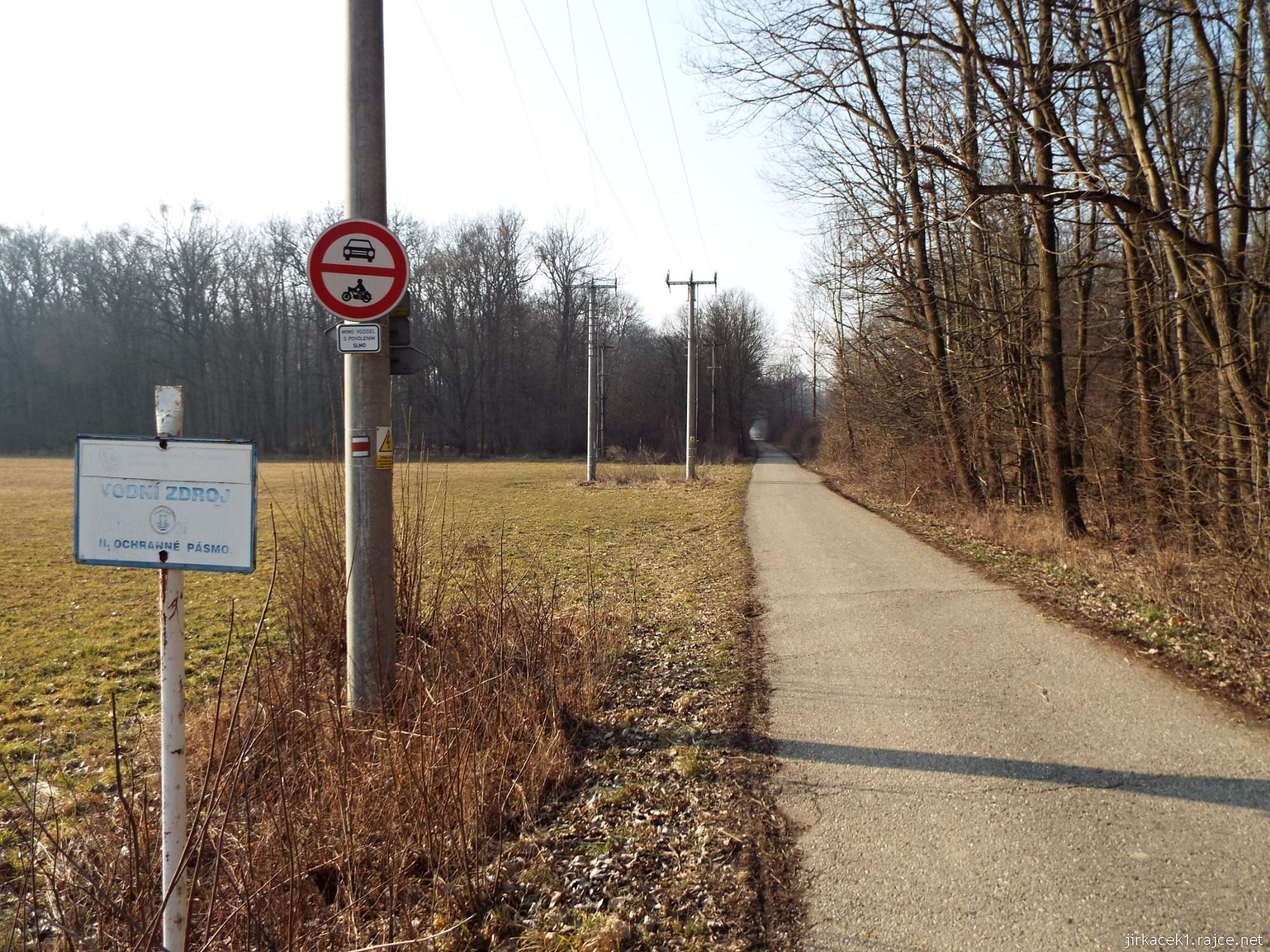 H - cesta mezi Lhotou a Březové 04 - začátek asfaltové cyklostezky č.4