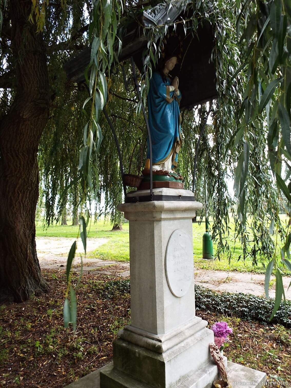 A - Litovel - studánka Čerlinka 06 - socha Panny Marie Immaculaty